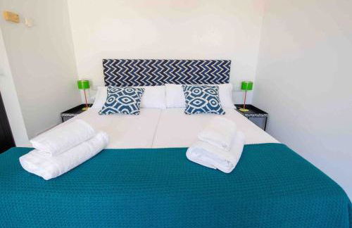 Idyllic 6 bed villa stunning sea view salt pool - Foto 34