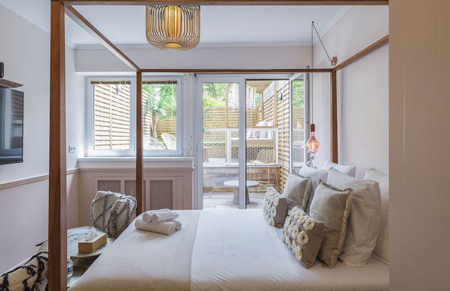 Rose & Garden - Eiffel Tower - Photo 12