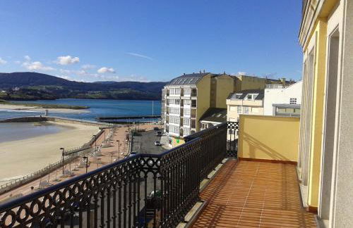 Tres dormitorios con magníficas vistas al mar - Foto 5