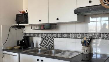 Petit chez moi avec parking - Photo 3