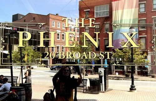 DTWN Bangor, Historic Hotel, Coffee Shop in building, Room # 105 - Foto 18