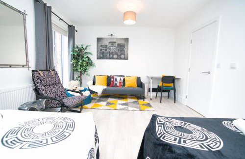 Milton Keynes new 5-Bedrooms 14guests Contractor family holiday Free Parking - Foto 38