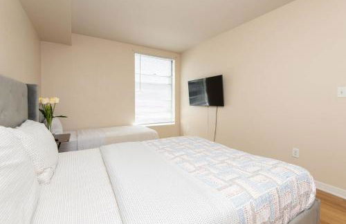 Cozy 2BR Apt in Downtown LA with Pool & Hot Tub - Foto 16