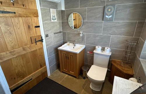 Farmhouse - Sleeps 6 - Near Alton Towers Peak Dist - Foto 9