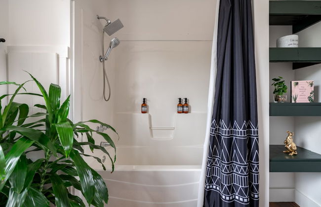 Prime Location Top Rated Clean Parking Free - Foto 77