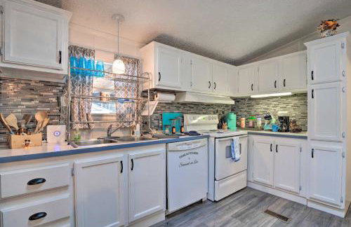 Houghton Lake Area Home with Fire Pit and Yard! - Foto 9