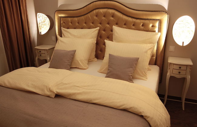 Mr.& Mrs. President - Photo 7