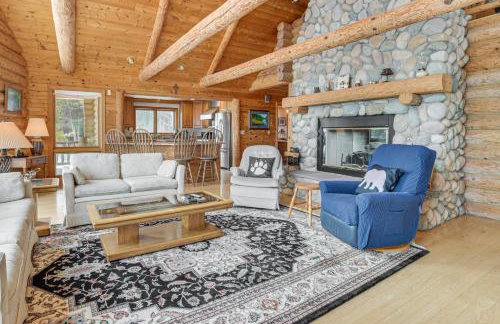 On-Site Trails and Private Beach! Lake Huron Retreat - Foto 4
