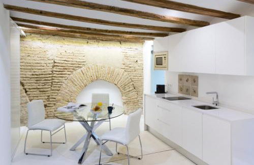 Apartments Downtown Valencia - Photo 15