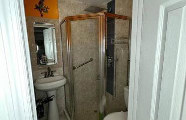 Sleeps 3, Casa Tropical in Miami - Foto 10