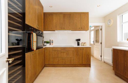 111 By Mayfair - Luxurious 12 Bedroom House, Portrush - Foto 9