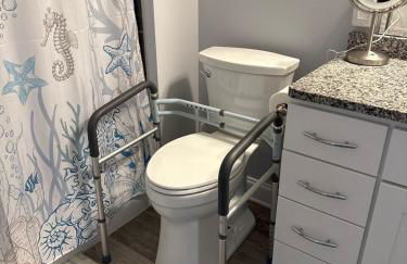 Luxurious Penthouse, King beds. Dog & ADA Friendly - Photo 23