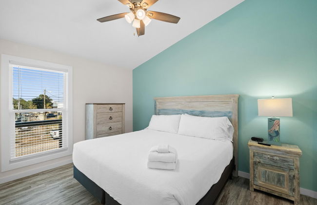 Beach House - Surfs Up Under Tow by PHG - Foto 7