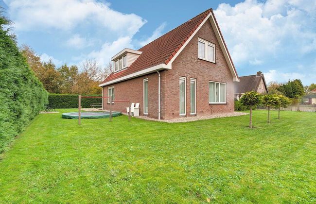 Captivating Holiday Home in Zeewolde near Forest - Foto 35