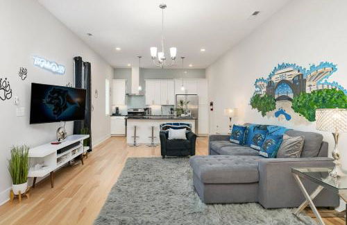 Queen City's Den Uptown - Photo 1