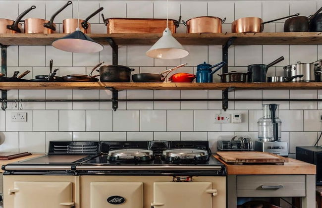 Lavish Tudor Hall Gardens - Sleeps 14 - Foto 1