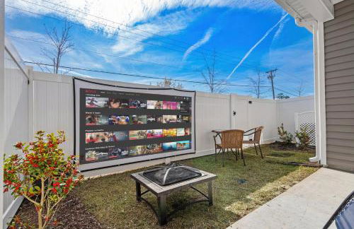 Little River 3BR Villa with Outdoor Movies & Fire Pit, Indoor Fire Place, Arcades, & Beach! - Foto 43