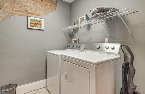 Private Hot Tub, Steps to Main St Saluda Retreat - Foto 23