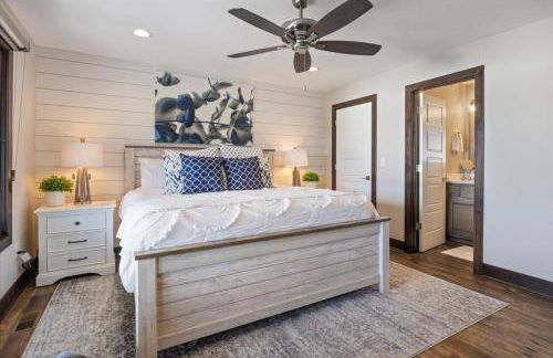 LOTO Pointe, Updated Luxury Home w/ Boat & PWC Slip, Boat Ramp, Firepits, Pool Table & More! - Foto 18