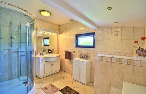 Domek nad stawem - Foto 25