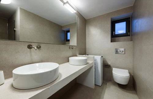 Azure Naousa - Photo 23