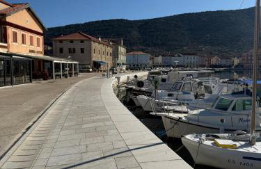 Villa Lungomare-Large Waterfront Apartment -Lungomare Promenade 6 - Foto 14