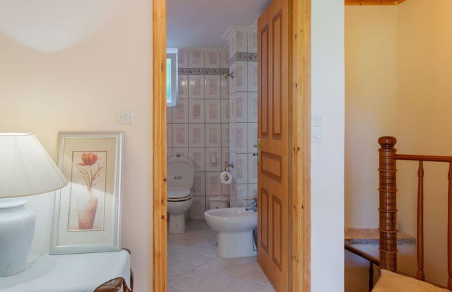 Secluded Holiday Home in Kalavrouza With Mountain Views,bbq - Foto 9