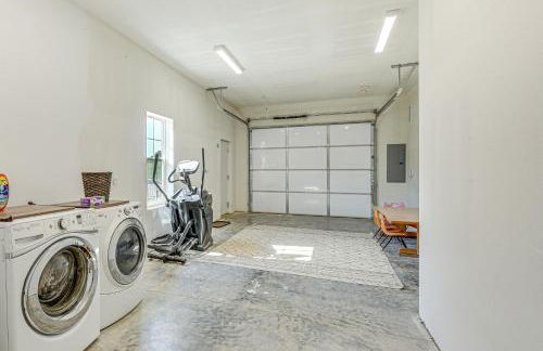 Indoor Recreation Room at Skiatook Vacation Rental - Foto 19