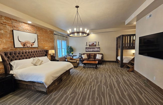 Eaglescape Suites and Event Center - Photo 12