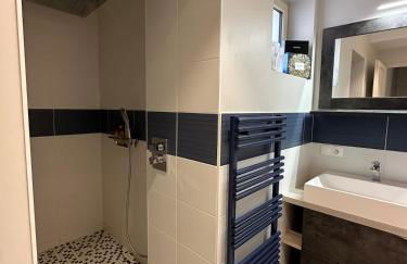 Maison de charme Centre-Ville - WIFI Netflix - Terrasse - 2 cours extérieures - Foto 15