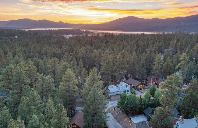 3mins to Lake, 5mins to Skiing Updated 4bdr Cabin Avalon Pines by Avantstay - Photo 71