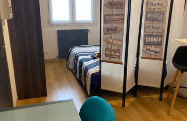 Nancy, Magnifique studio totalement climatisé, meublé, salle de bains et wc séparés, parking privé, cuisine équipée, WIFI - Foto 35