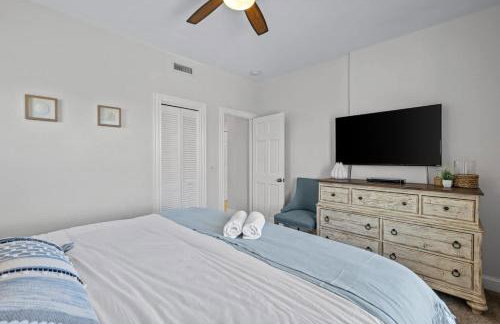 Blue Moon - LUX Oceanfront Pool Hot Tub Theater - Photo 69