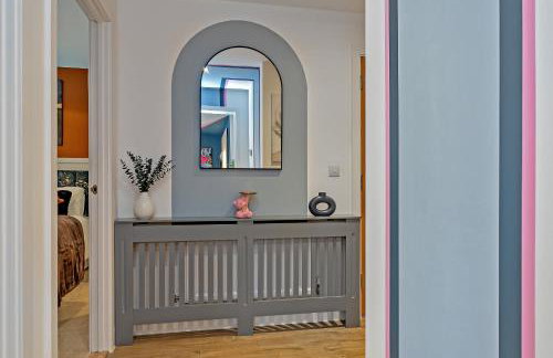 SUPERIOR AIRPORT SUITE, FREE Parking, Stylish, BALCONY, Two Bathrooms, Close To Airport, Station & Centre - Foto 16