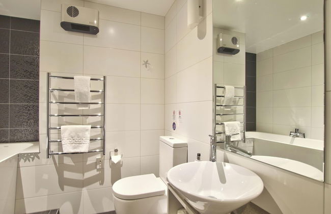 Bay View Condo by Staysouth - Photo 16