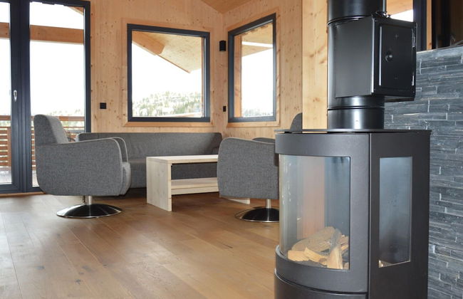 Chalet in Alps Near Ski Slopes With Jacuzzi - Photo 11