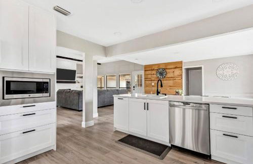 Jacuzzi Lakefront Home w/ Game room+play structure - Foto 20