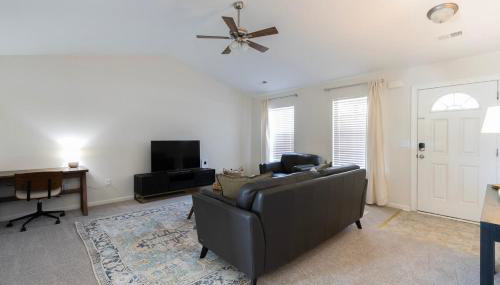 Welcome Families and Pets! 30 nights Entire Home - Foto 3