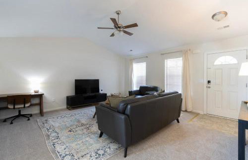 Welcome Families and Pets! 30 nights Entire Home - Foto 3