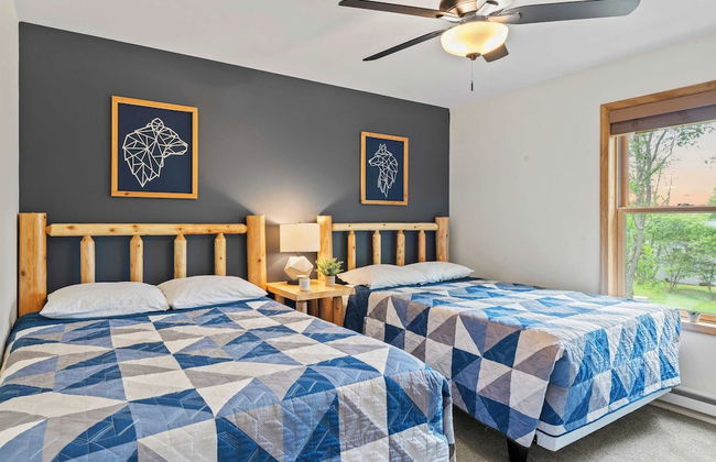 Bluejay Getaway by Avantstay Walk to Lake 7bdr, Hot Tub, Pool Table - Foto 38