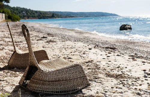 Azure Coast Seafront Retreat - Foto 23
