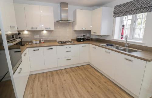 Silverstone Paddock Retreat - Photo 13