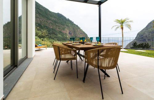 Elysium São Vicente - Designer Villa with Ocean View, Heated Pool, Jacuzzi & Sauna - Foto 6