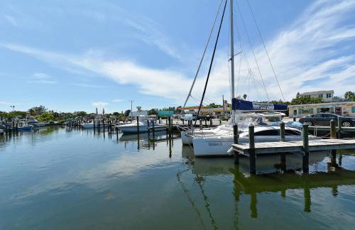 NEW! SaltWater Serenity less than 500ft to AMI, Canal Front! - Foto 73