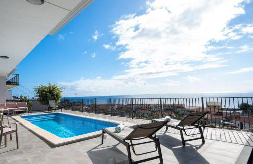 Villa La Perla by LovelyStay - Photo 26