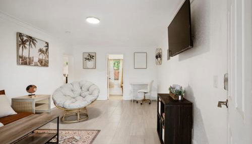 Pensacola Pad 1BR 1BA Modern - Foto 2