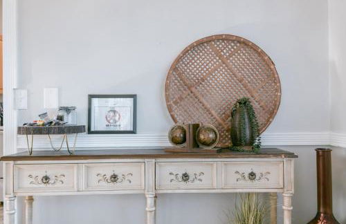 5 Bedroom House Cheerful Bungalow with AC Pet Friendly - Foto 14