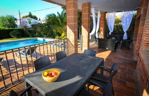 GERANIS VILLA ONLY FAMILIES Planet Costa Dorada - Foto 4