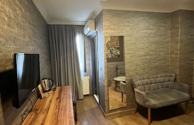 La Vie Suit Hotel - Photo 21