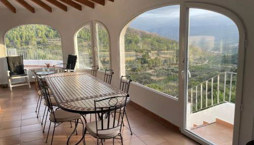 Private Hilltop Villa with Sea and Mountain Views - Foto 4